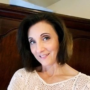 Meet your Posher, Adrienne